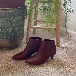 SOLD 🏷️ Sam Edelman • leather kitten heel boots